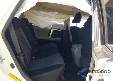 2010 Toyota 4Runner Sr5 V6 z USA, uszkodzony, nr VIN JTEZU5JR1A5011126